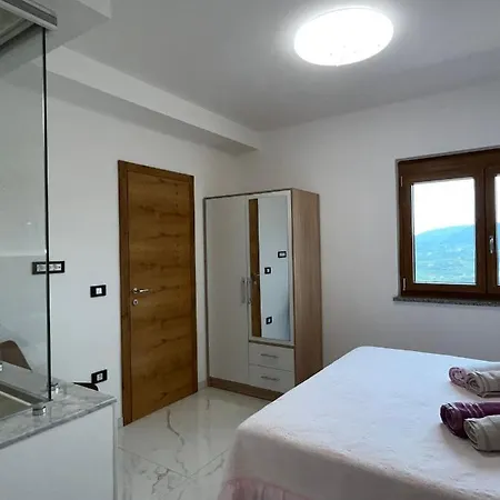 Apartma Rozi 2 *